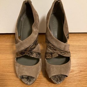 New with tags Tory Burch snake print and suede heels